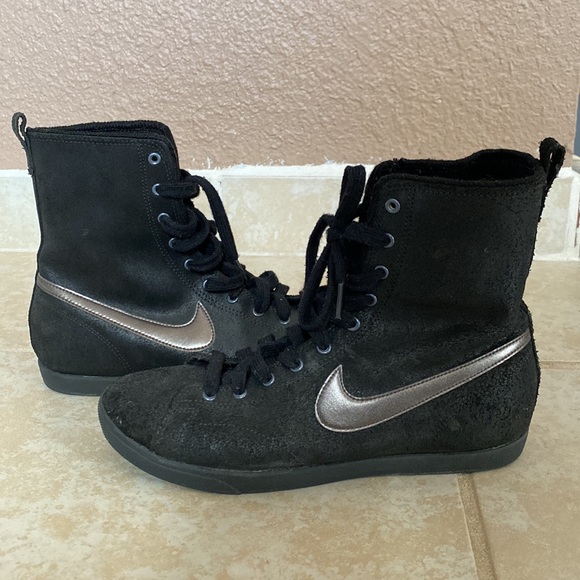 Nike boots - Picture 2 of 11